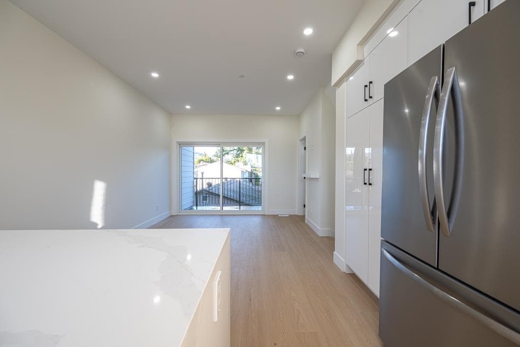 C - 7533 Wren Street, Mission, V2V 3C1 — photo 3