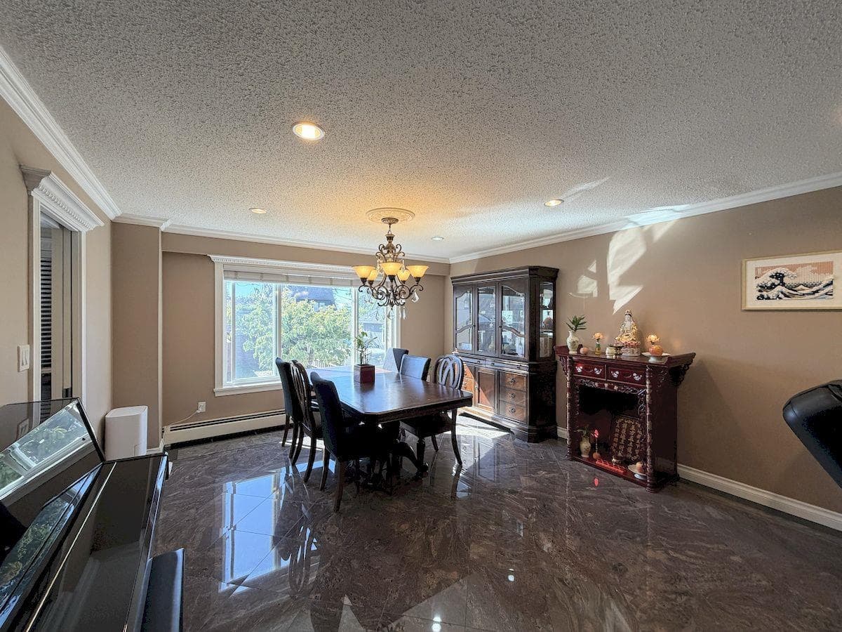 5885 Lincoln Street, Vancouver, V5R 4P8 — photo 3