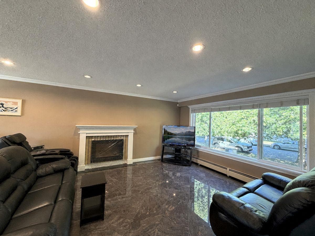 5885 Lincoln Street, Vancouver, V5R 4P8 — photo 5