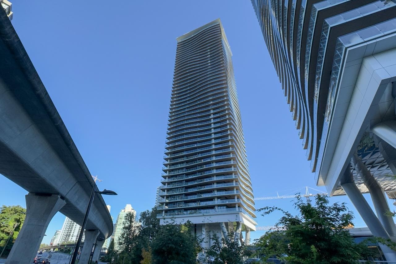 1702 - 4890 Lougheed Highway, Burnaby