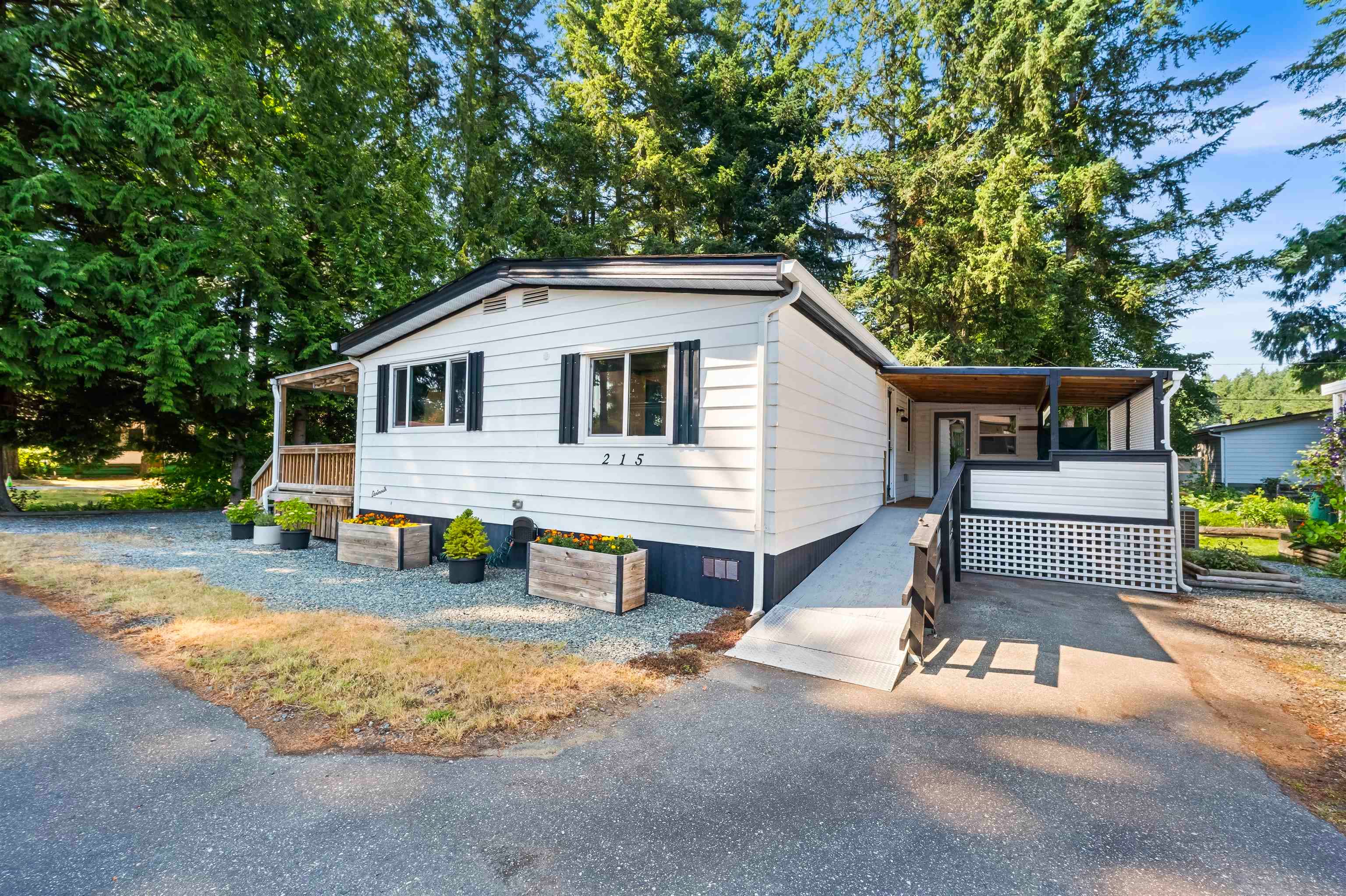 215 - 20071 24 Avenue, Langley, V2Z 2A1 — photo 2