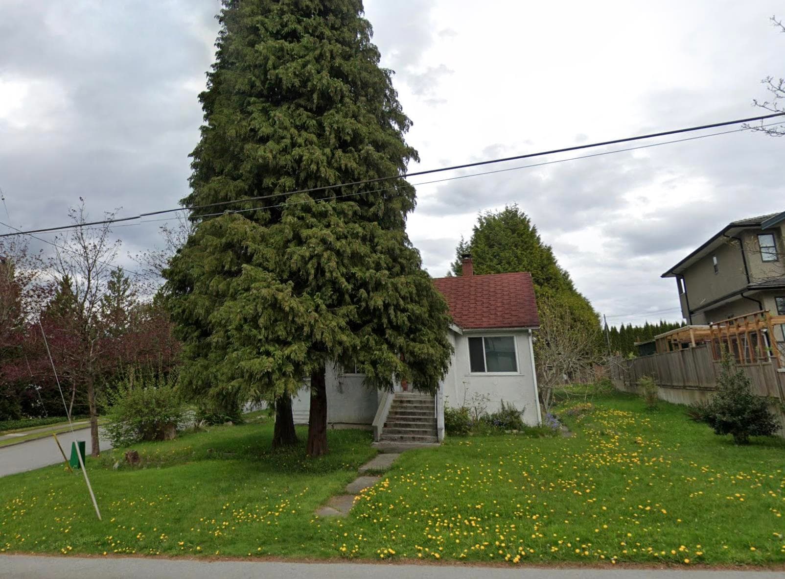 4910 Willingdon Avenue, Burnaby, V5G 3H8 — photo 1