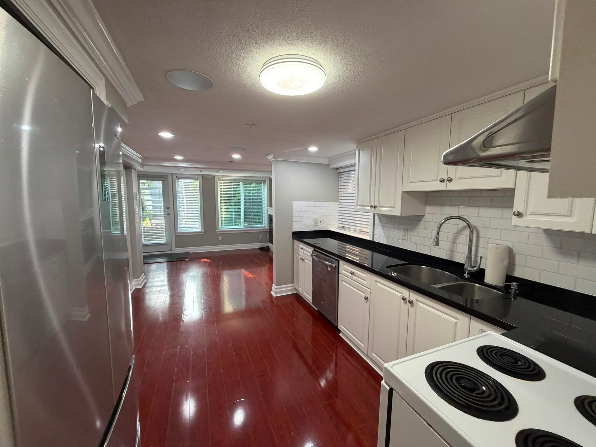 4585 Commercial Street, Vancouver