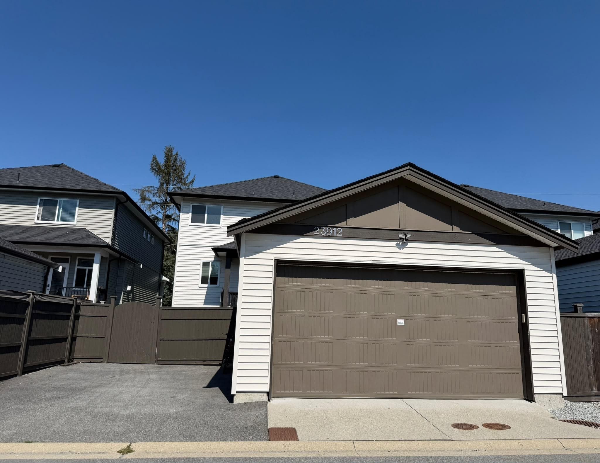 23912 Dewdney Trunk Road, Maple Ridge, V4R 1W2 — photo 2