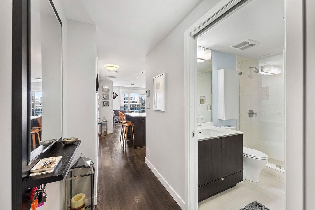 1609 - 111 E 1st Avenue, Vancouver, V6A 0E9 — photo 2