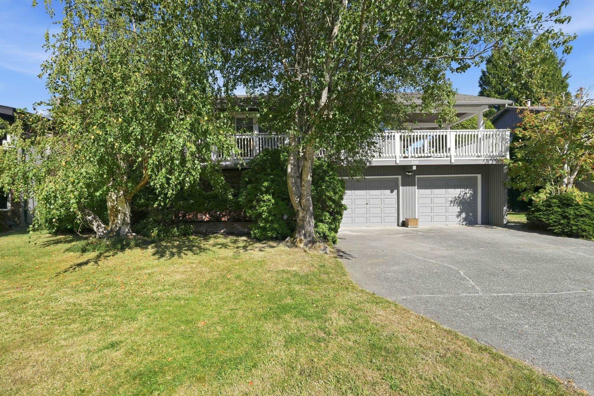 210 W Murphy Drive, Delta, V4M 3N9 — photo 1