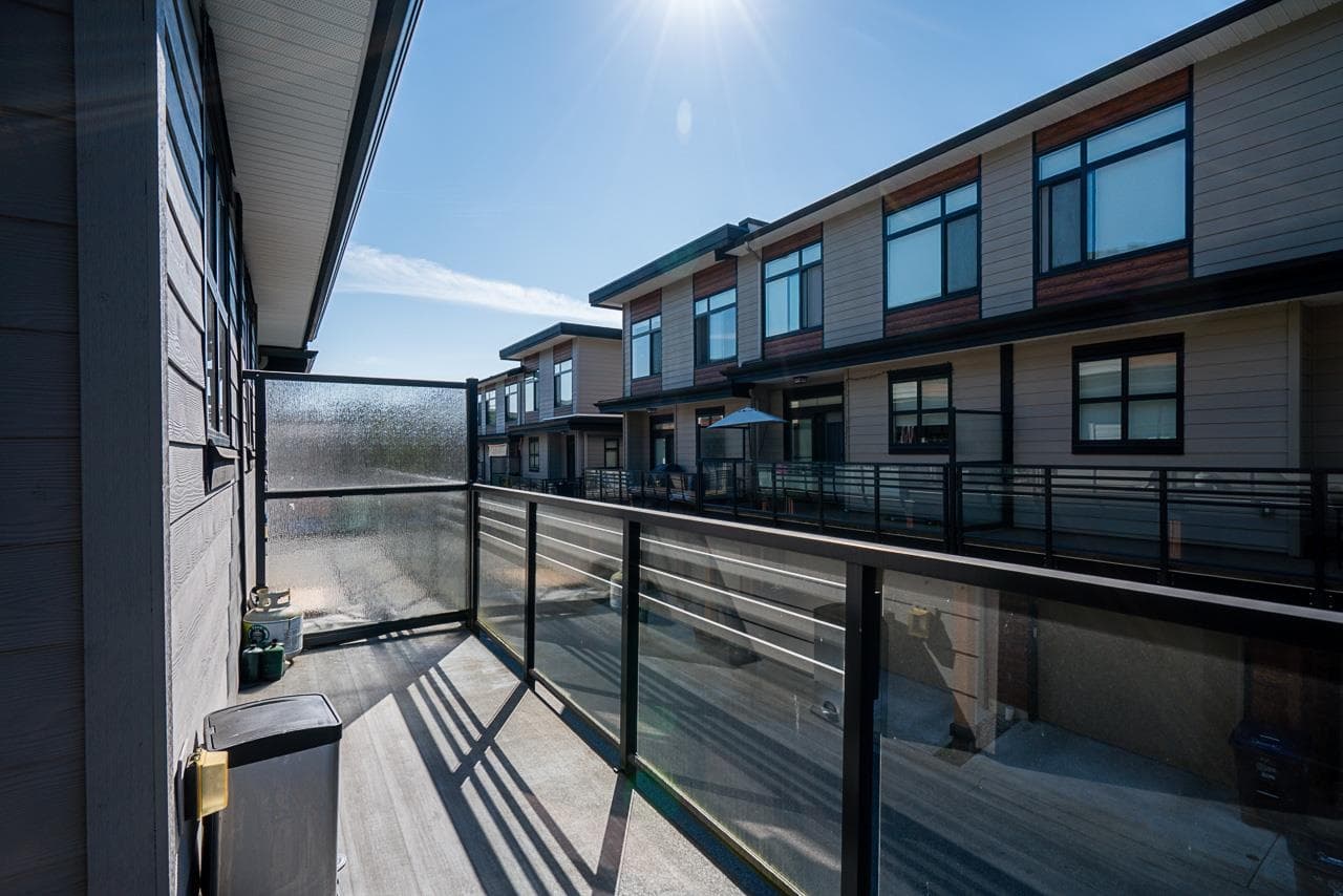 200 - 16488 64 Avenue, Surrey, V3S 6X6 — photo 1