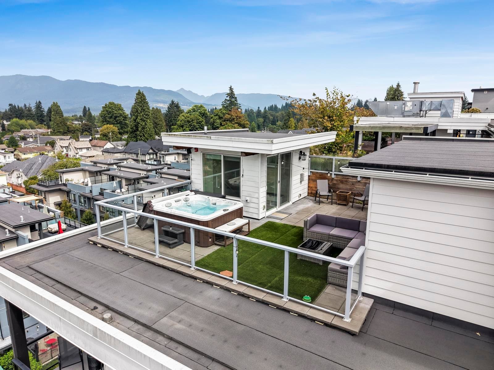 611 - 707 Como Lake Avenue, Coquitlam, V3J 0J5 — photo 1