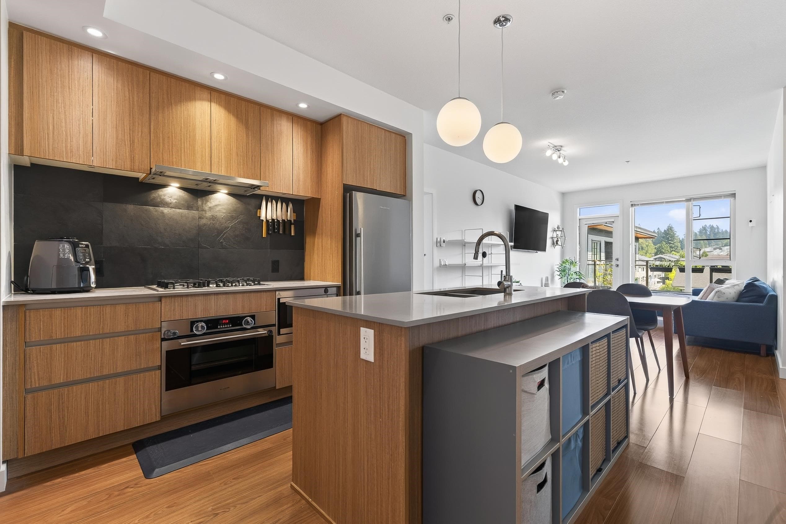 502 - 516 Foster Avenue, Coquitlam, V3J 0H8 — photo 1