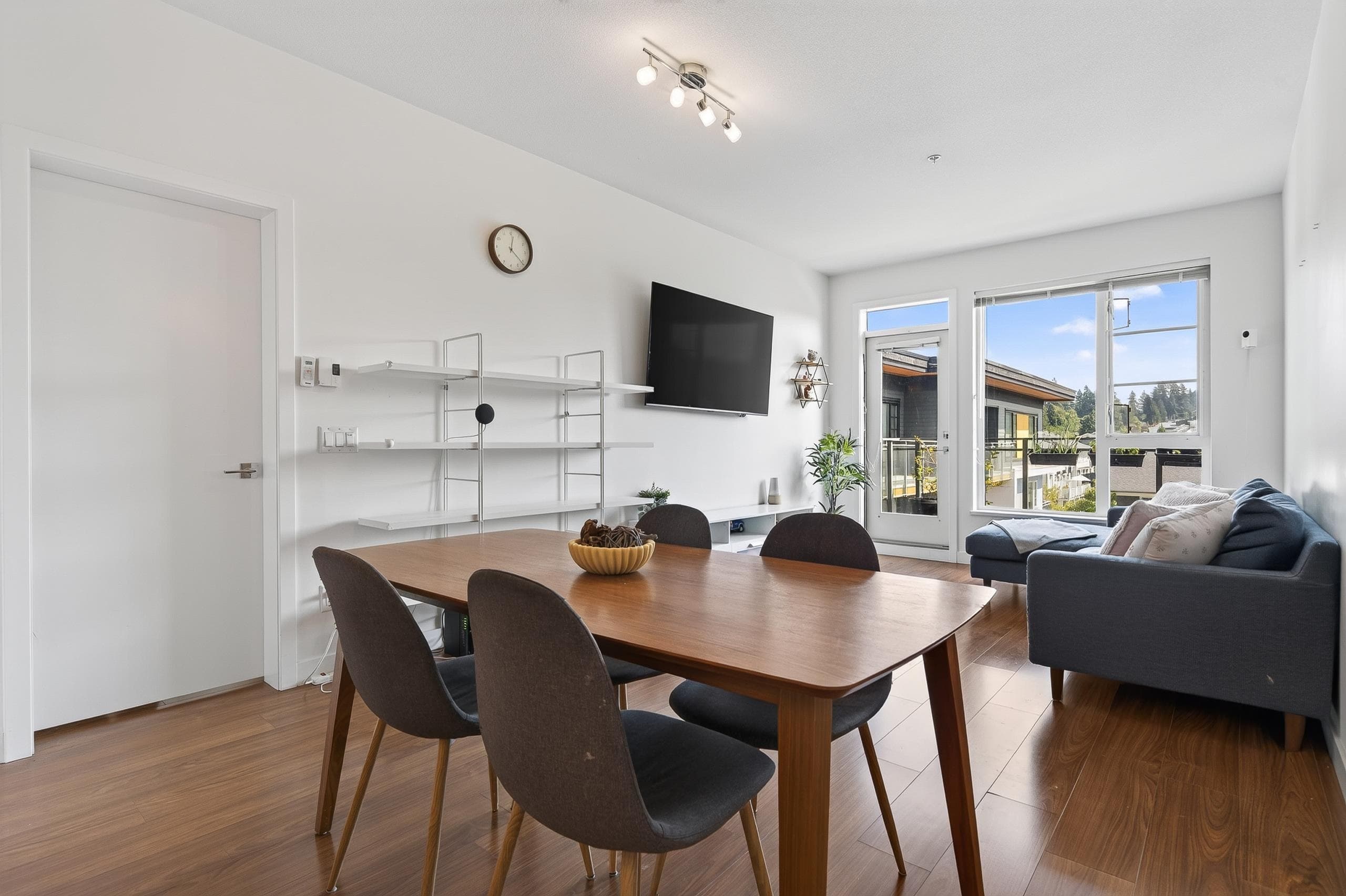 502 - 516 Foster Avenue, Coquitlam, V3J 0H8 — photo 4
