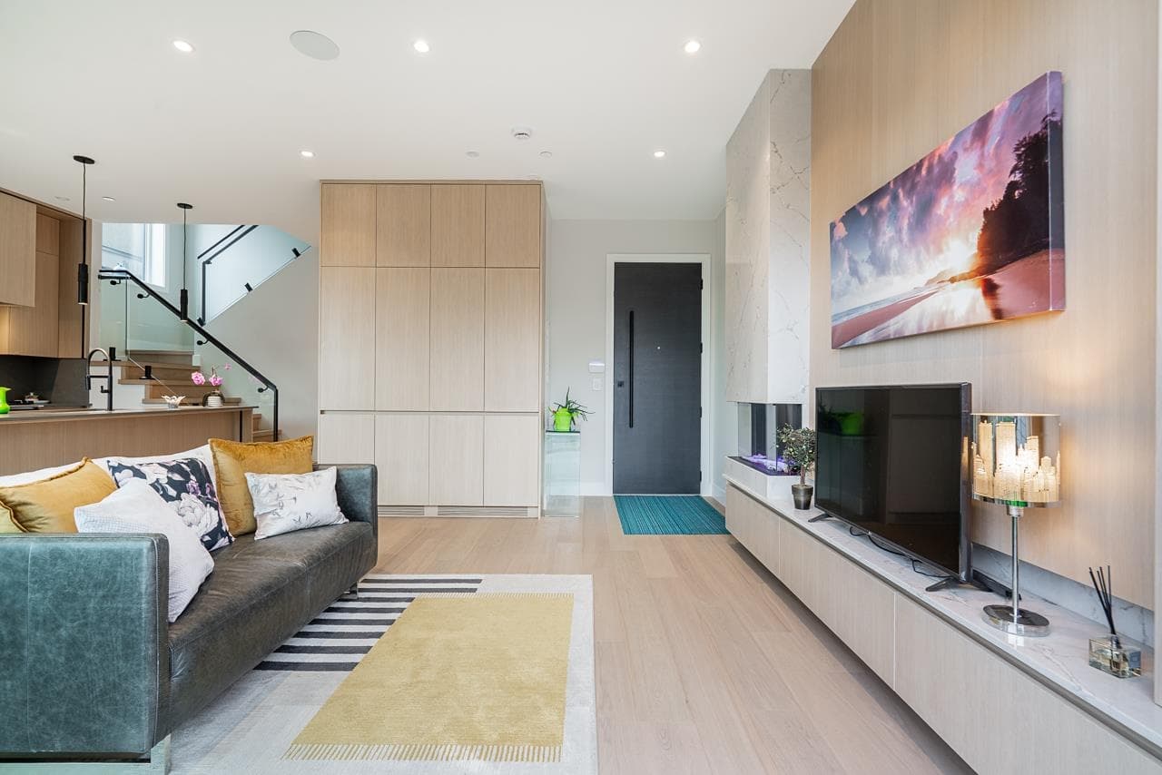2 - 3674 Oxford Street, Vancouver, V5K 1P3 — photo 2