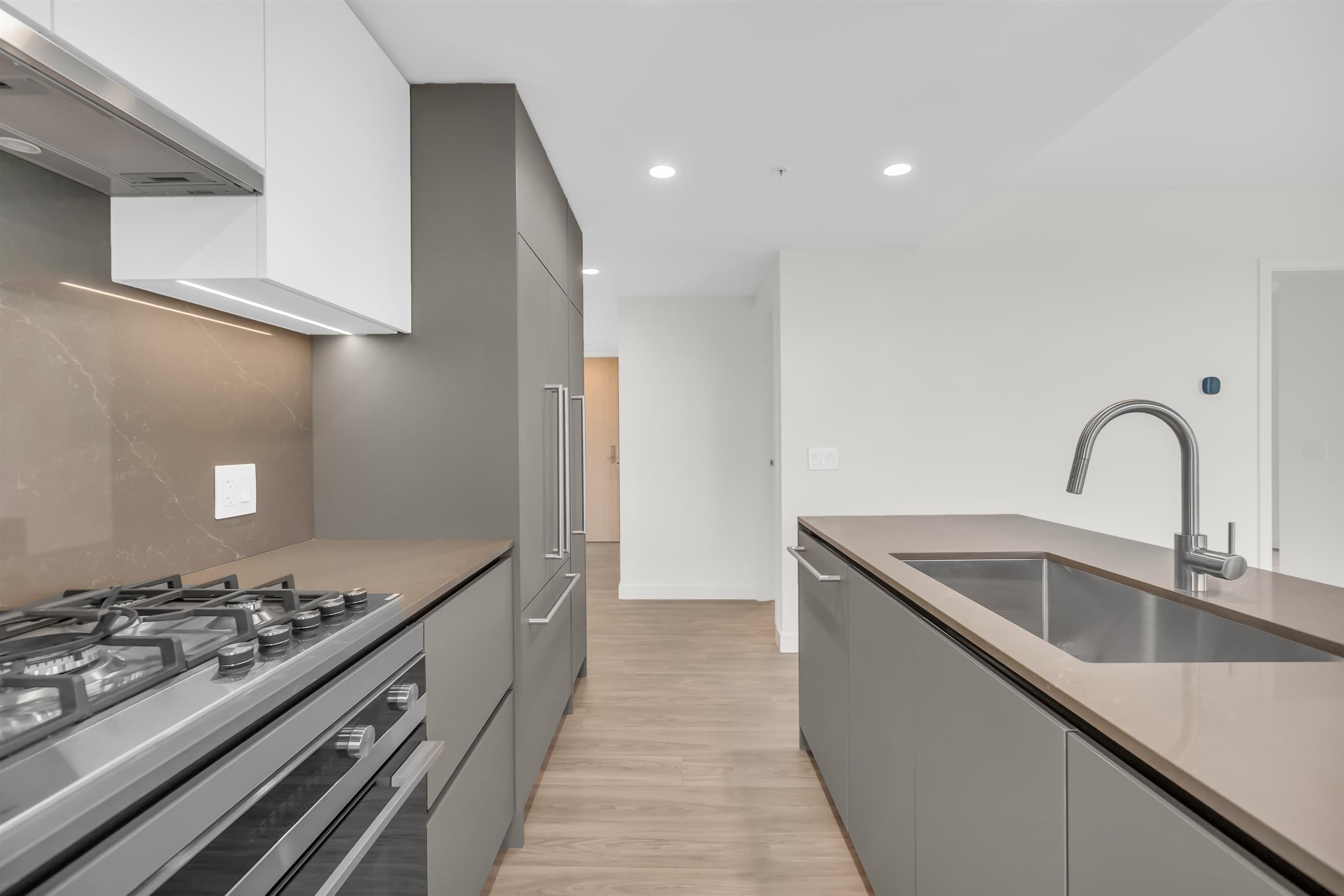 3605 - 2135 Springer Avenue, Burnaby, V5B 0C1 — photo 4