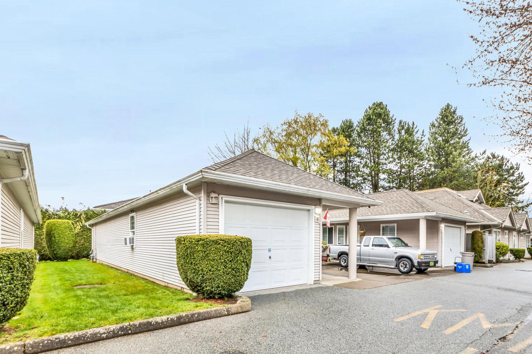 18 - 7127 124 Street Avenue, Surrey, V3W 3W9 — photo 2