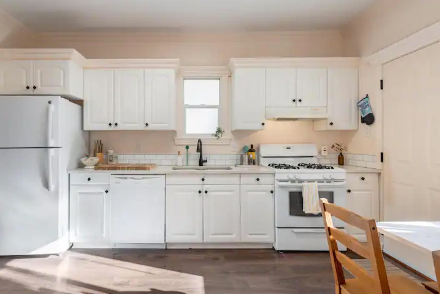 Main - 524 E 12th Avenue, Vancouver, V5T 2H5 — photo 5
