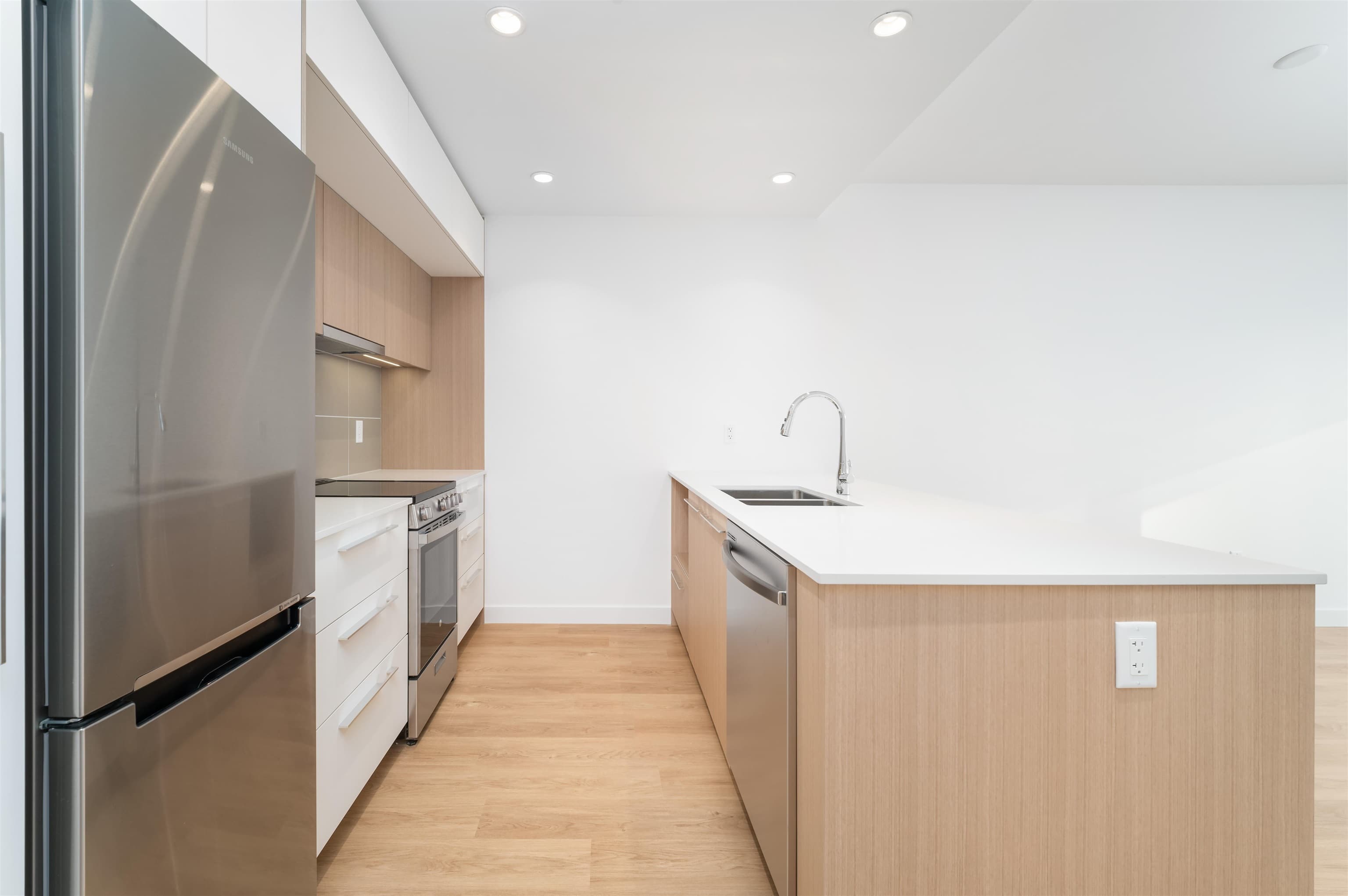 214 - 9888 University Crescent, Burnaby, V5A 0G4 — photo 4