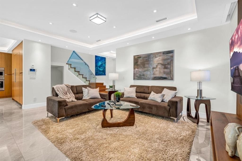 4470 Capilano Road, North Vancouver, V7R 4J9 — photo 5