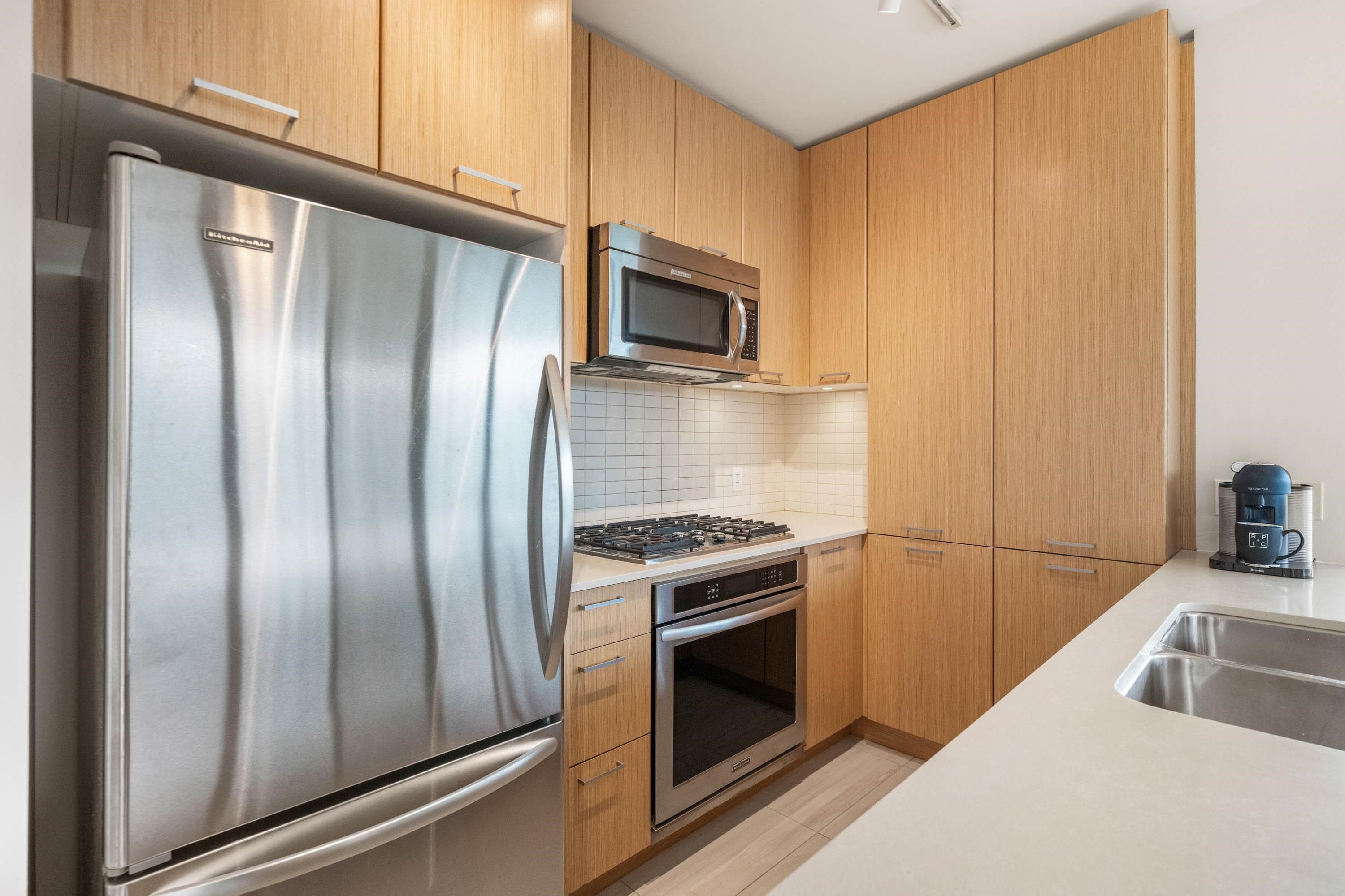 1707 - 301 Capilano Road, Port Moody, V3H 0G6 — photo 5