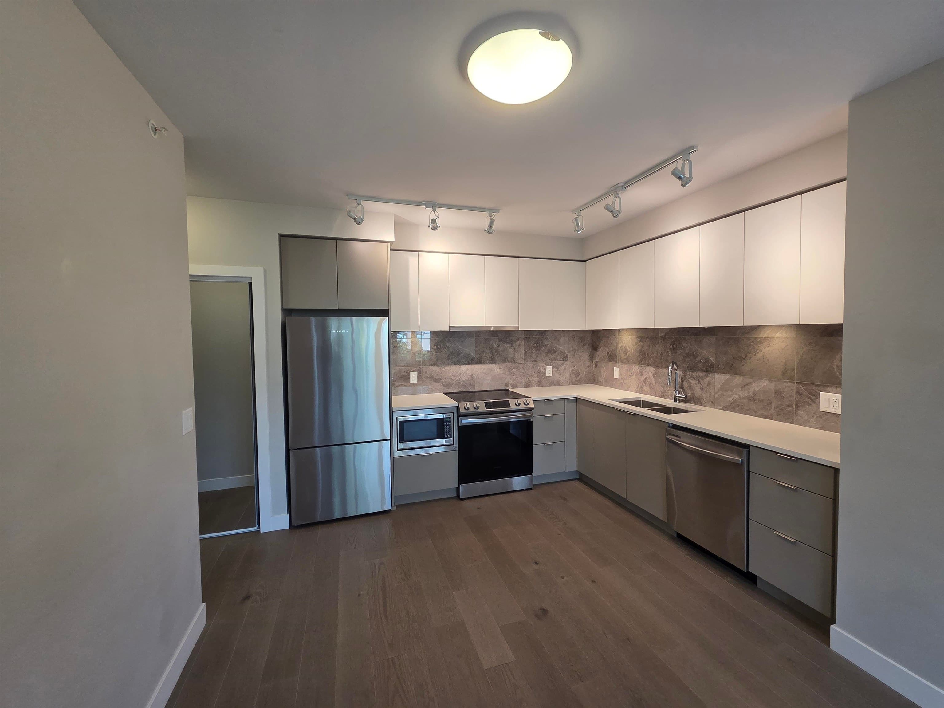 401 - 8725 University Crescent, Burnaby