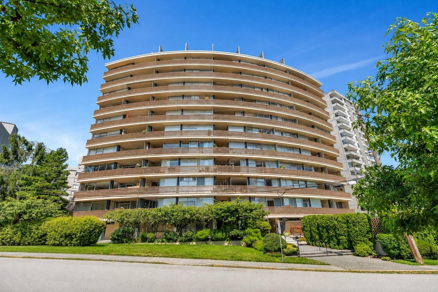 502 - 2135 Argyle Avenue, West Vancouver