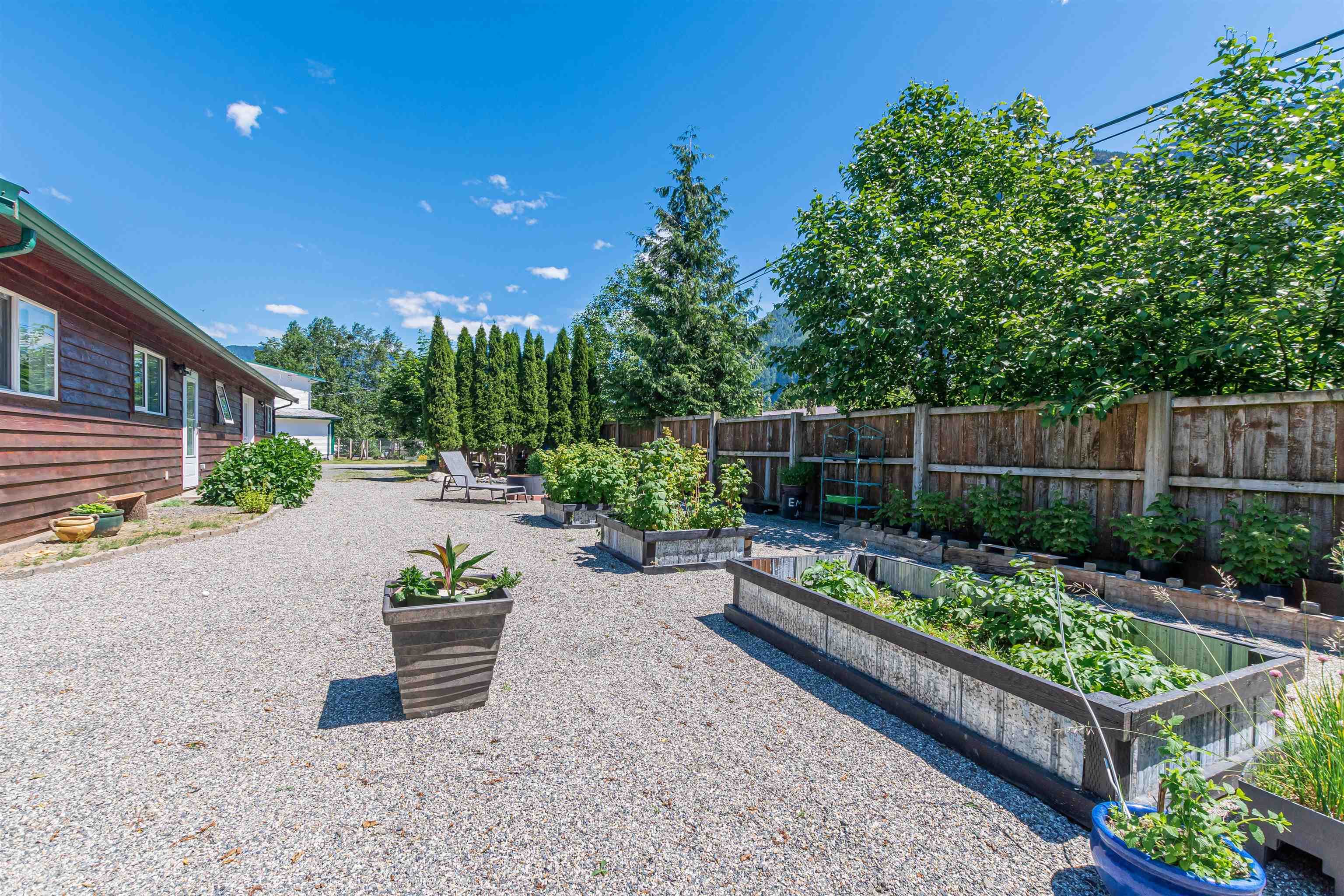 58465 Laidlaw Road, Laidlaw, V0X 1L2 — photo 4