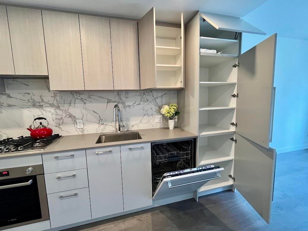 2008 - 6468 Willingdon Avenue, Burnaby, V5H 0L3 — photo 4