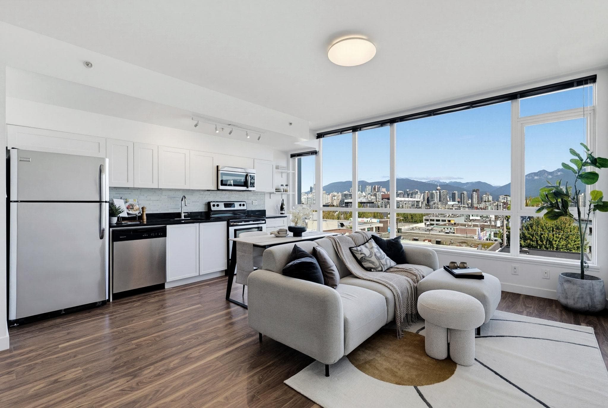 409 - 2511 Quebec Street, Vancouver, V5T 0B6 — photo 1