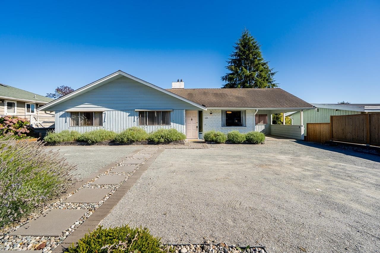 40 E Tenth Avenue, New Westminster, V3L 4R5 — photo 1