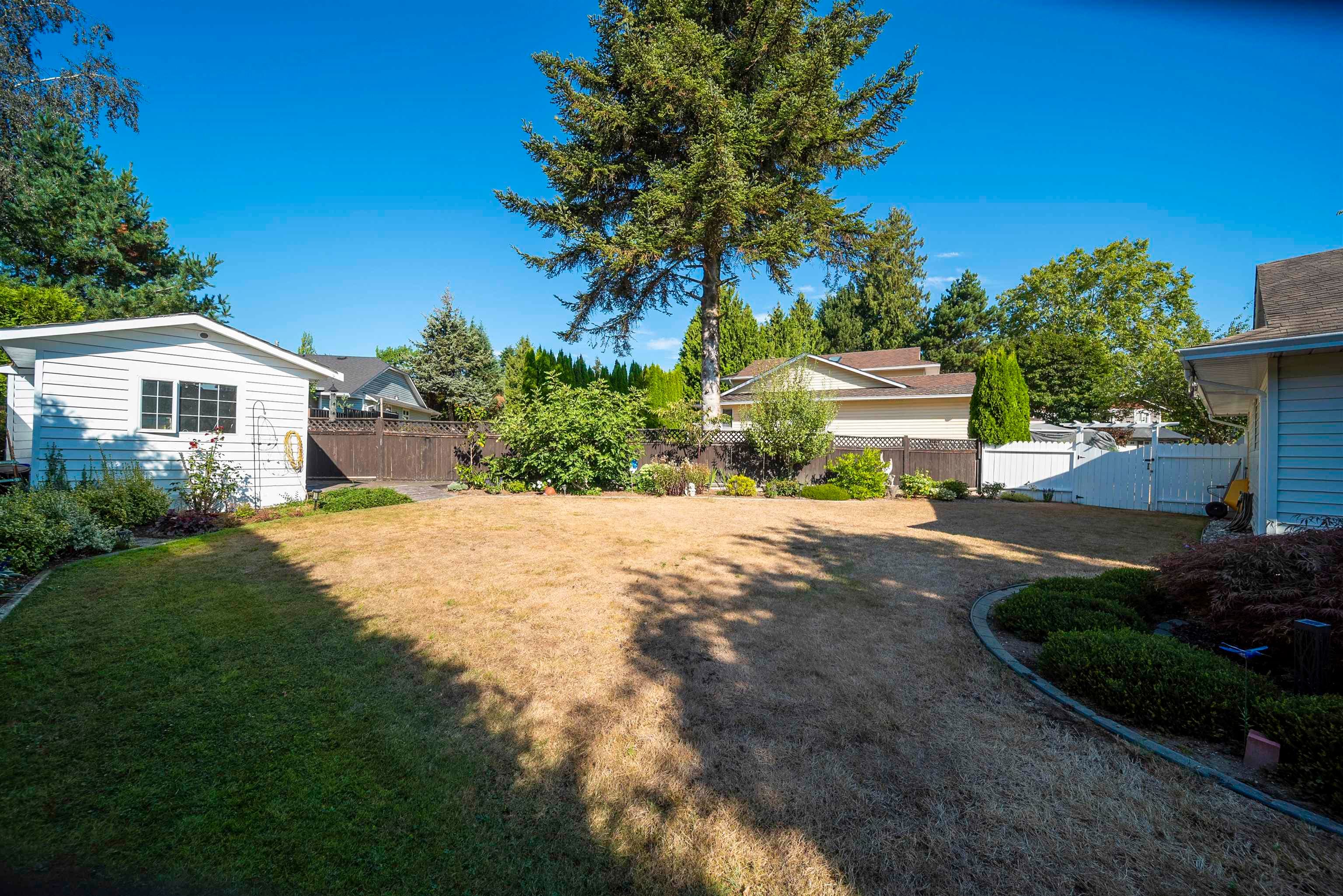 17346 60a Avenue, Surrey, V3S 6X8 — photo 5