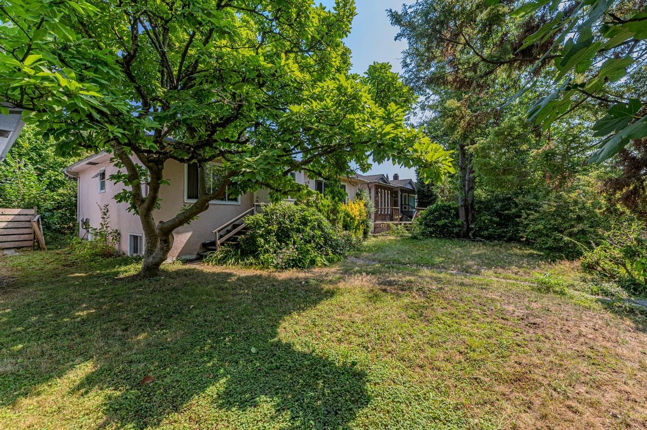3026 Garden Drive, Vancouver, V5N 4X9 — photo 2