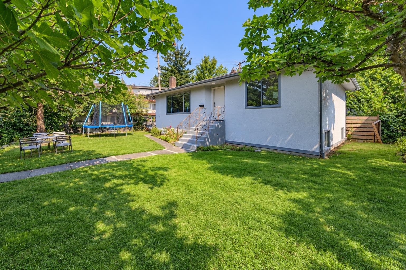 3008 Garden Drive, Vancouver, V5N 4X9 — photo 2