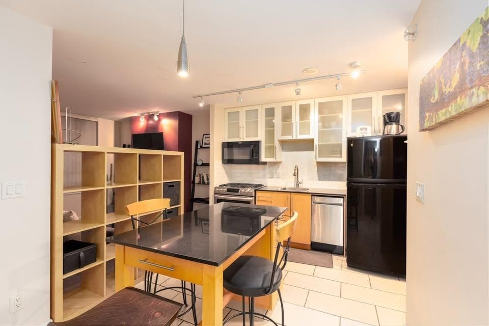 401 - 1225 Richards Street, Vancouver, V6B 1E6 — photo 3