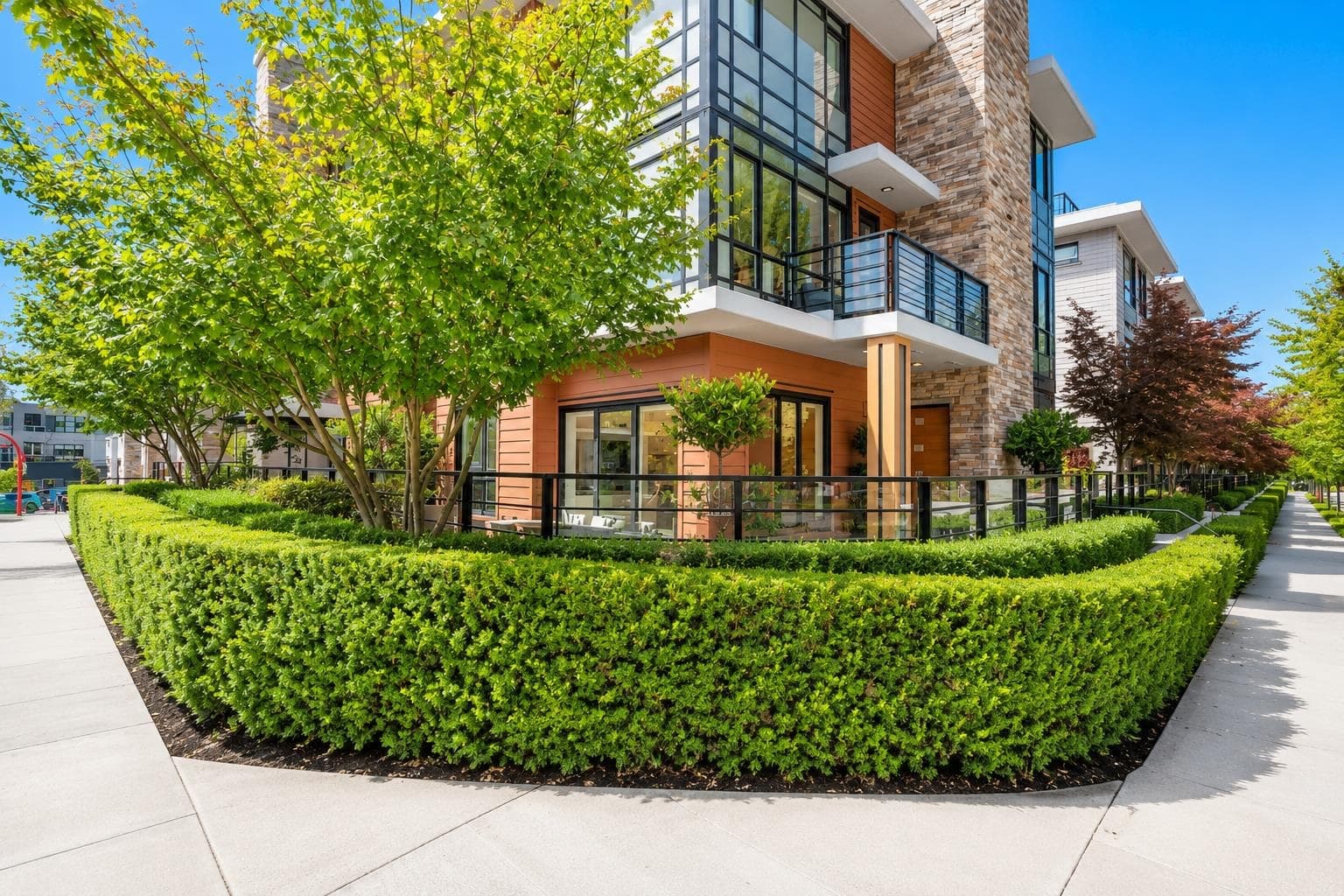 102 - 1055 Ridgewood Drive, North Vancouver, V7R 0A6 — photo 2