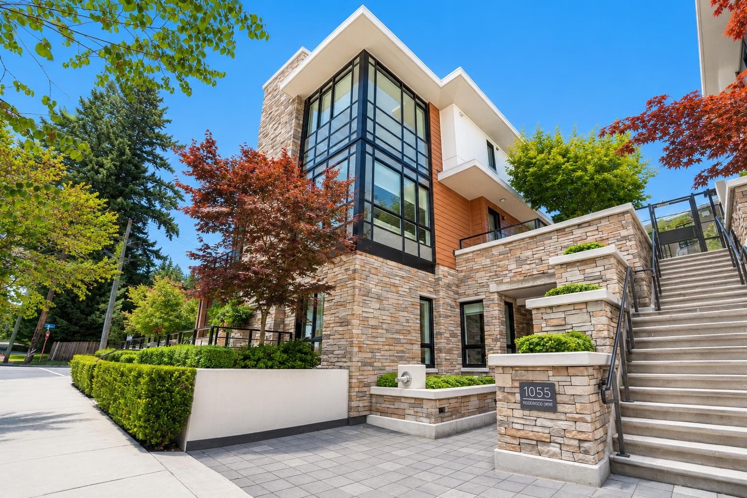 102 - 1055 Ridgewood Drive, North Vancouver, V7R 0A6 — photo 1