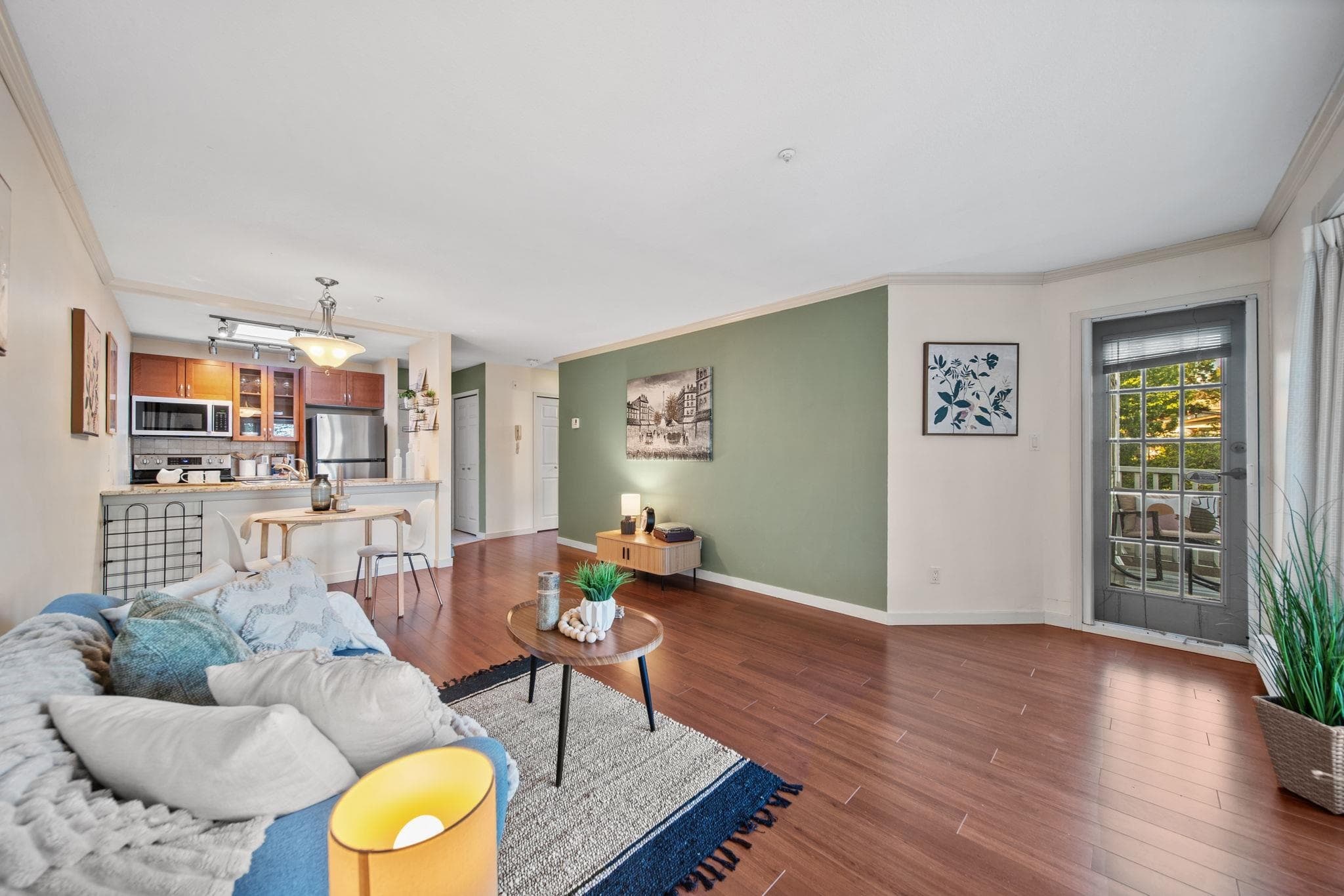 305 - 526 Thirteenth Street, New Westminster, V3M 4L9 — photo 2