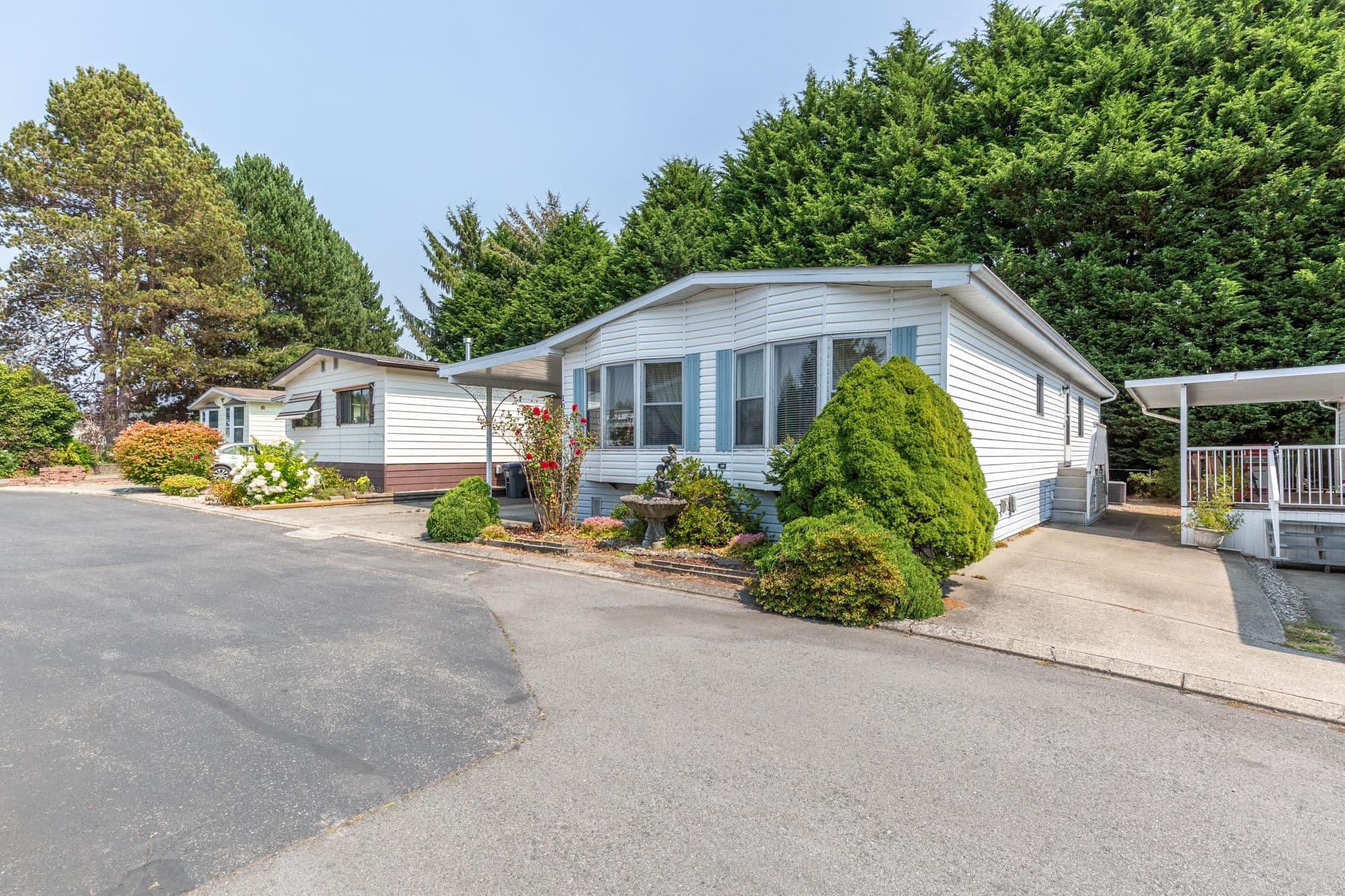 103 - 2062 King George Boulevard, Surrey, V4A 5A2 — photo 1
