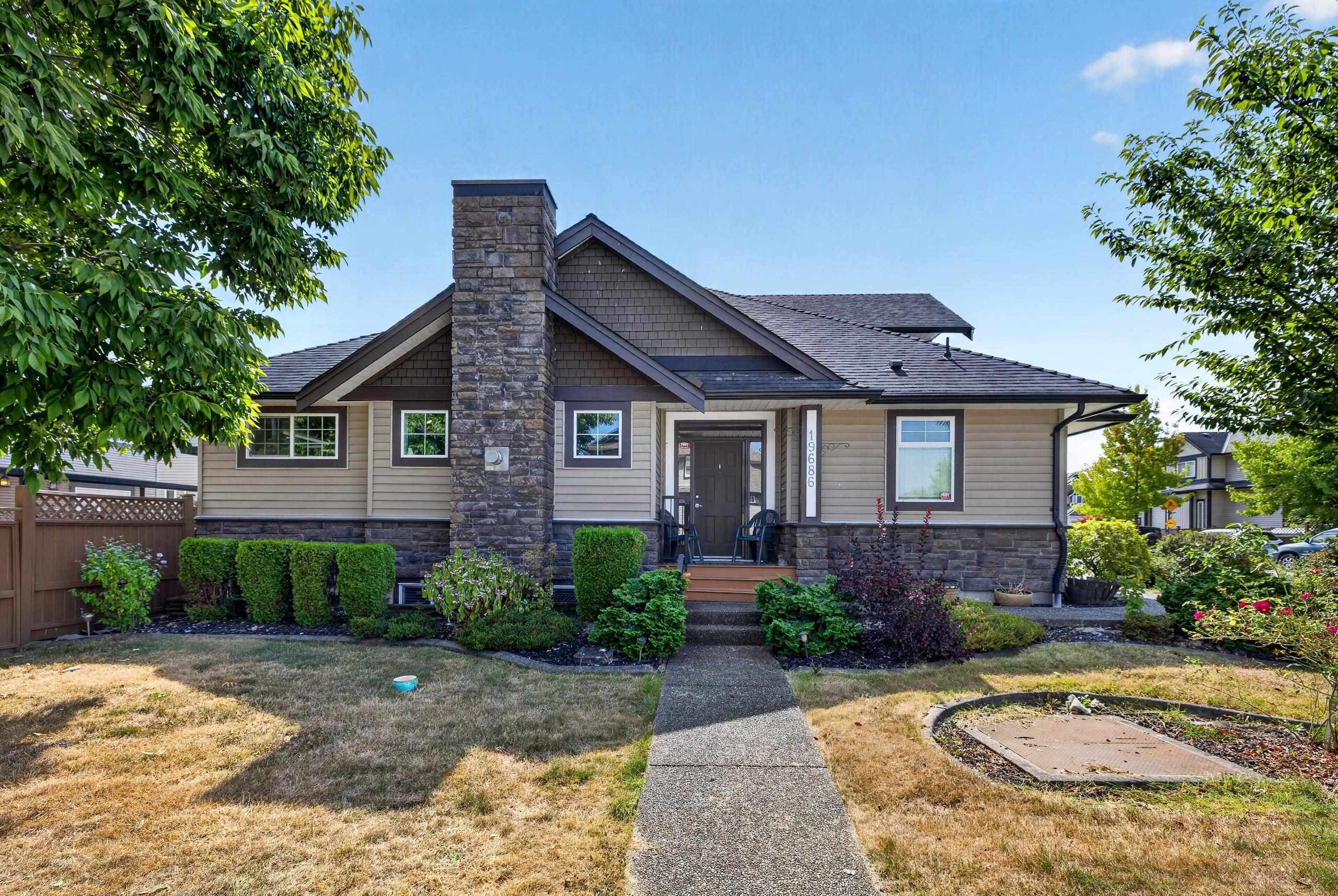 19686 73a Avenue, Langley, V2Y 3C4 — photo 1