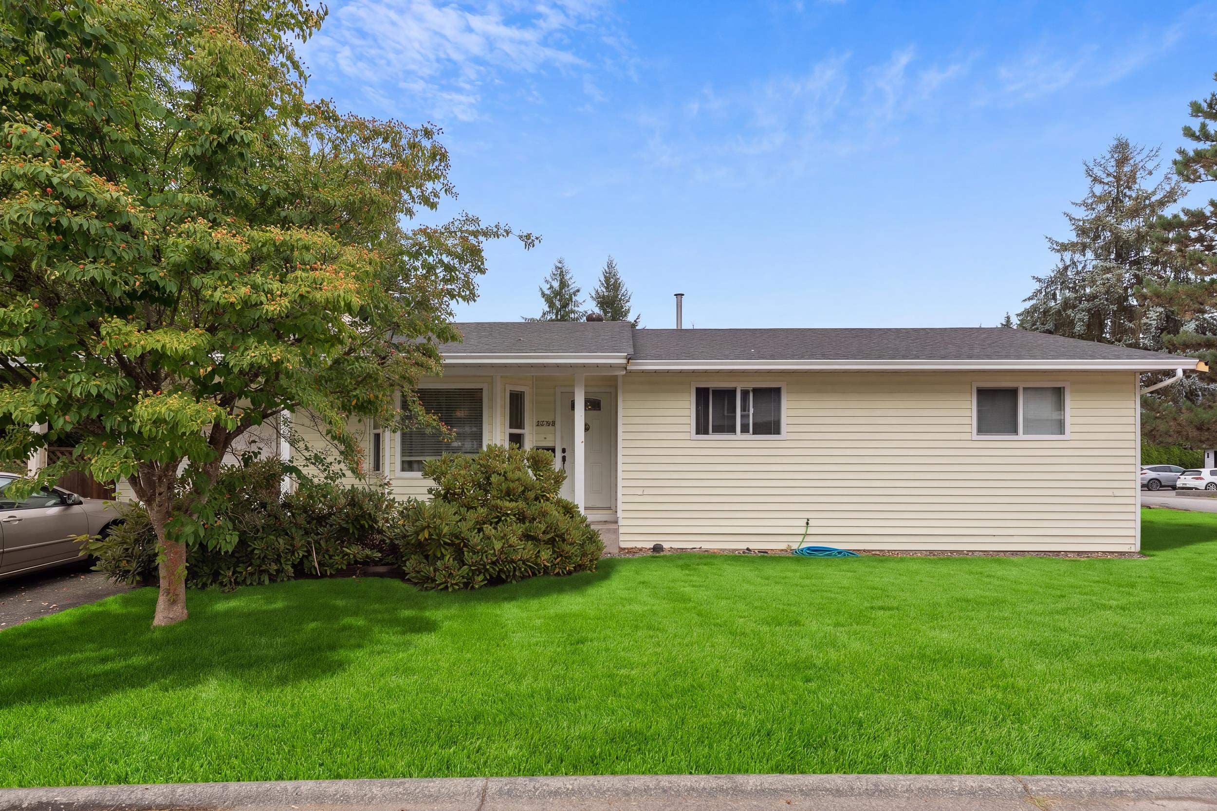 22760 Balabanian Circle, Maple Ridge, V2X 9C3 — photo 2