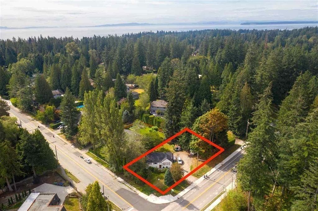 13590 20 Avenue, Surrey, V4A 1Z6 — photo 2