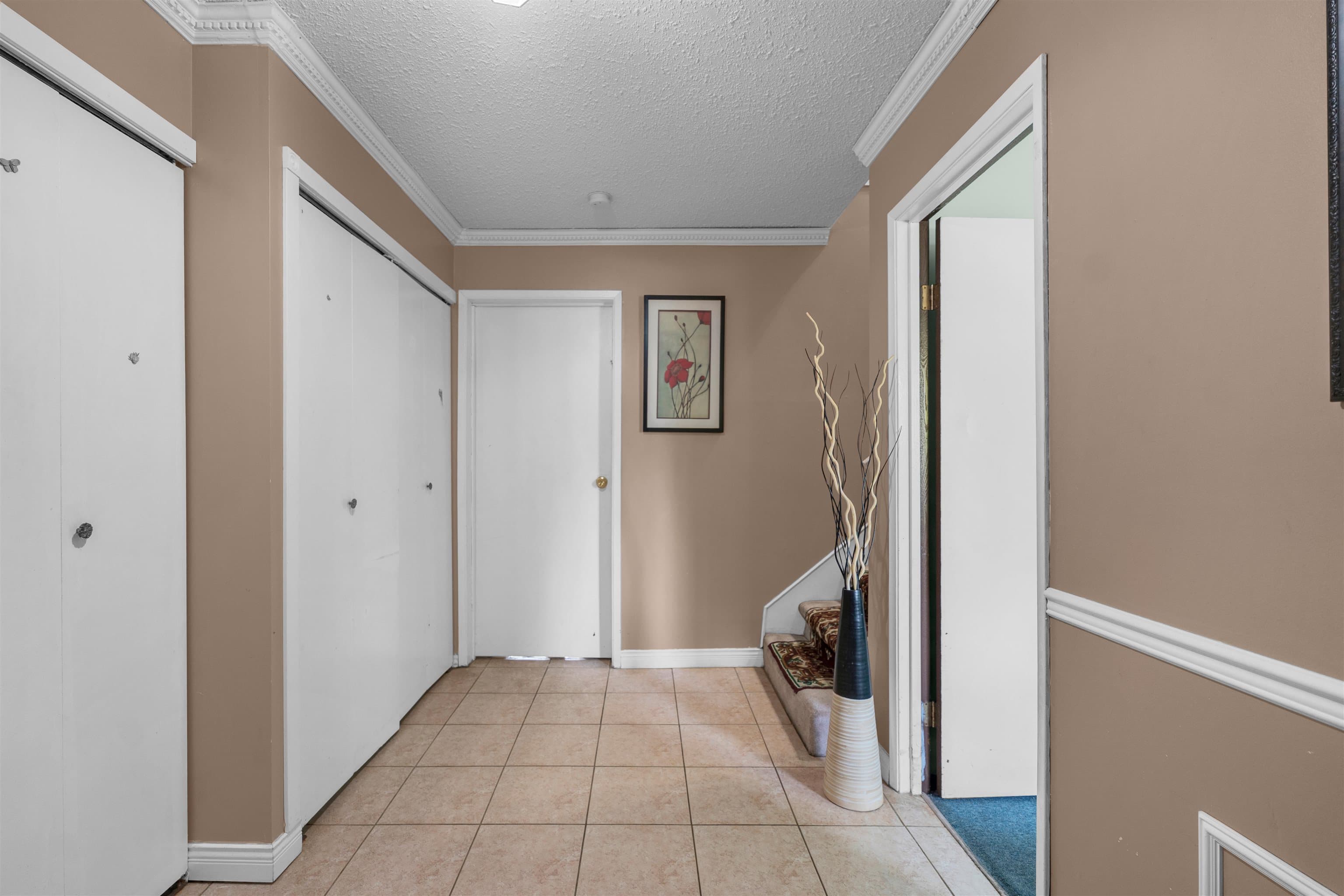 14110 72a Avenue, Surrey, V3W 7M7 — photo 4