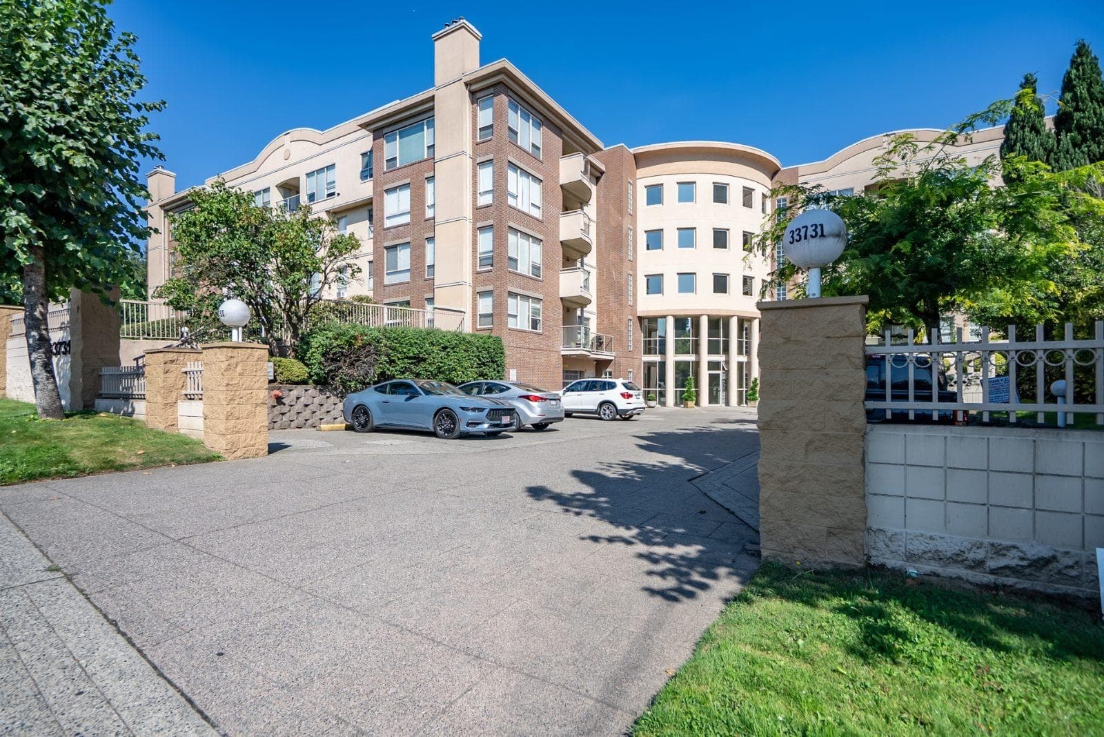 304 - 33731 Marshall Road, Abbotsford, V2S 1L5 — photo 1
