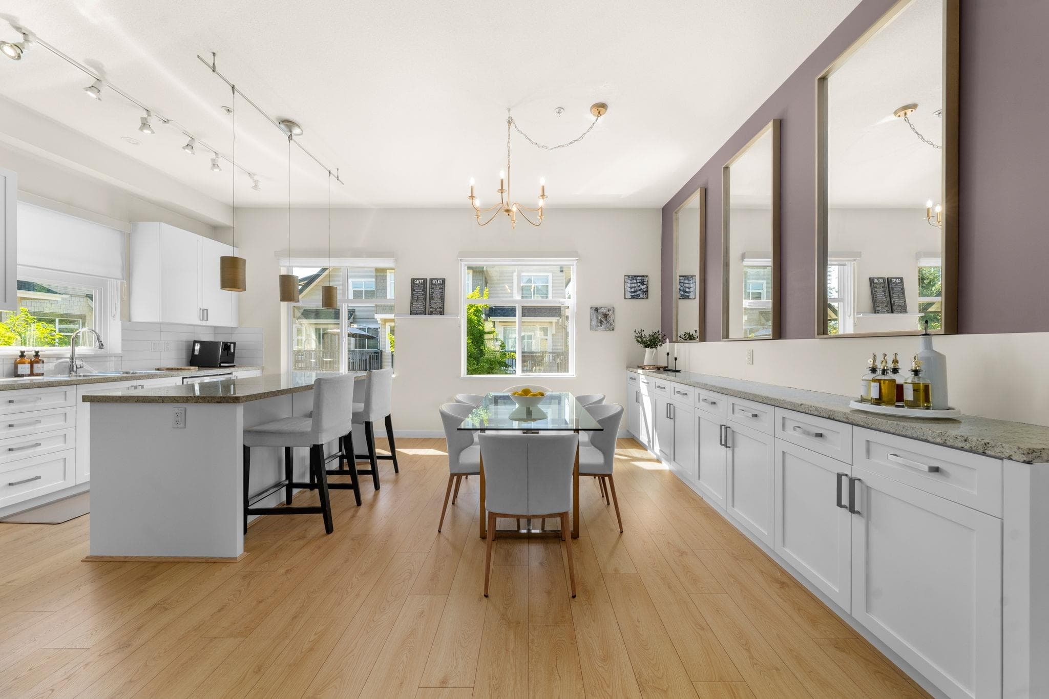 766 Orwell Street, North Vancouver, V7J 0A5 — photo 2