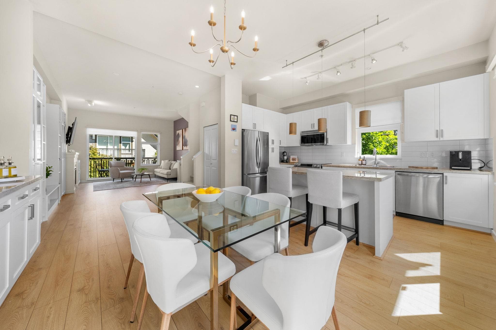 766 Orwell Street, North Vancouver, V7J 0A5 — photo 3