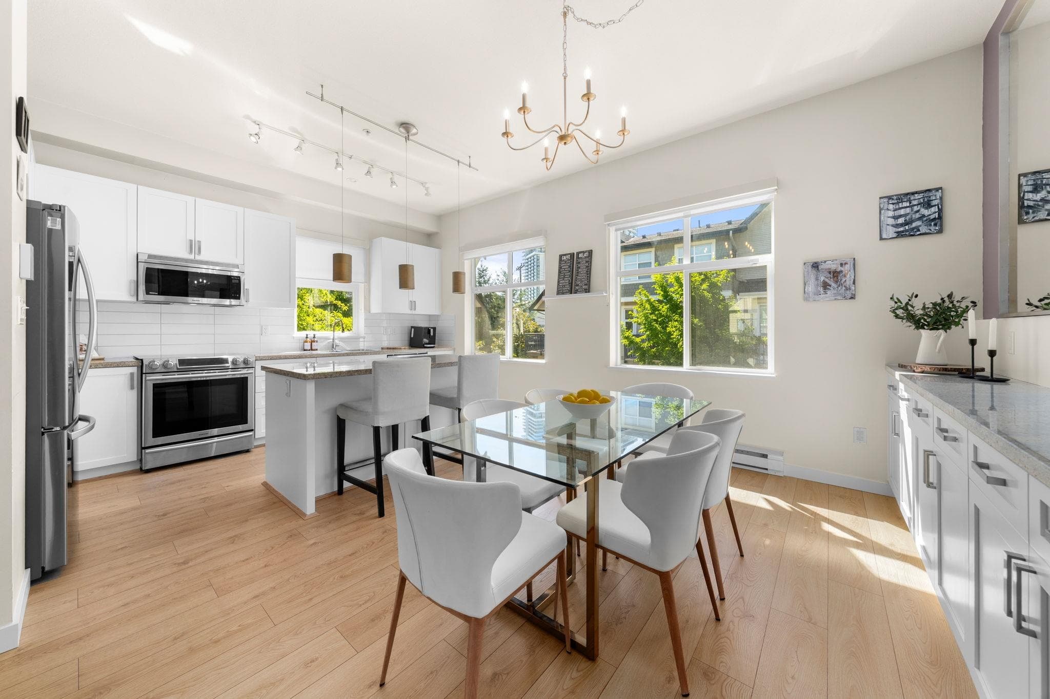 766 Orwell Street, North Vancouver, V7J 0A5 — photo 4
