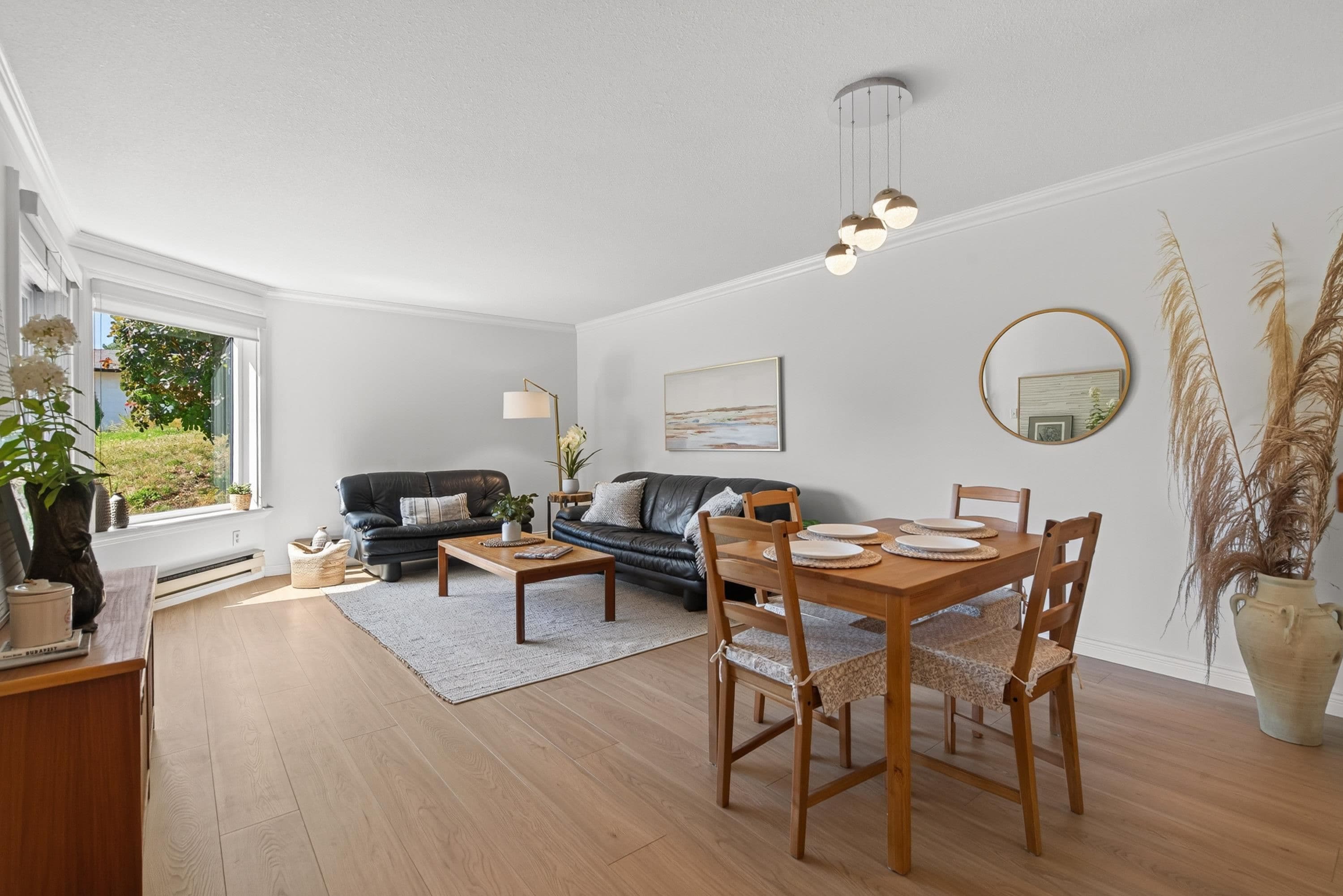 102 - 1350 Vidal Street, White Rock, V4B 5G6 — photo 1