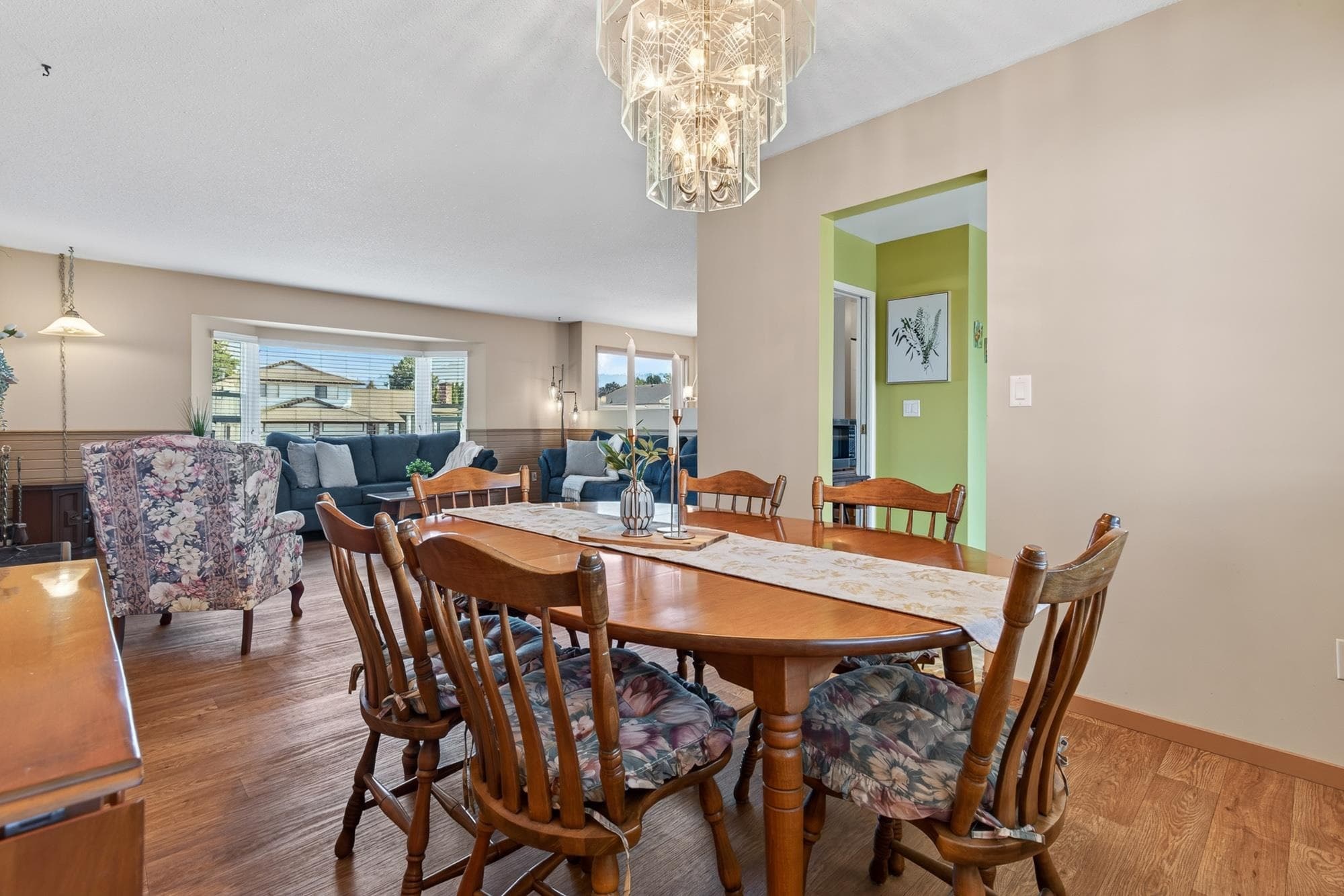 6667 Wiltshire Street, Chilliwack, V2R 1P3 — photo 3