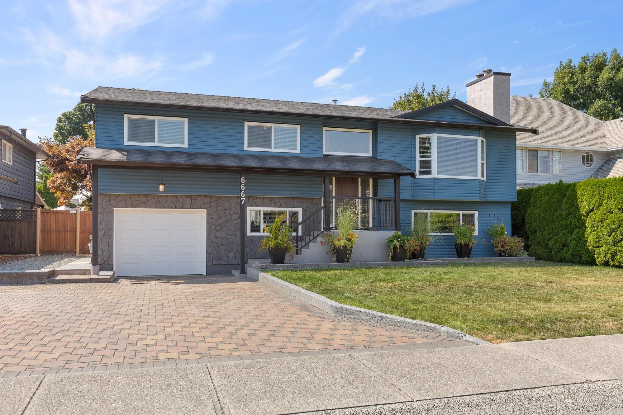 6667 Wiltshire Street, Chilliwack, V2R 1P3 — photo 1
