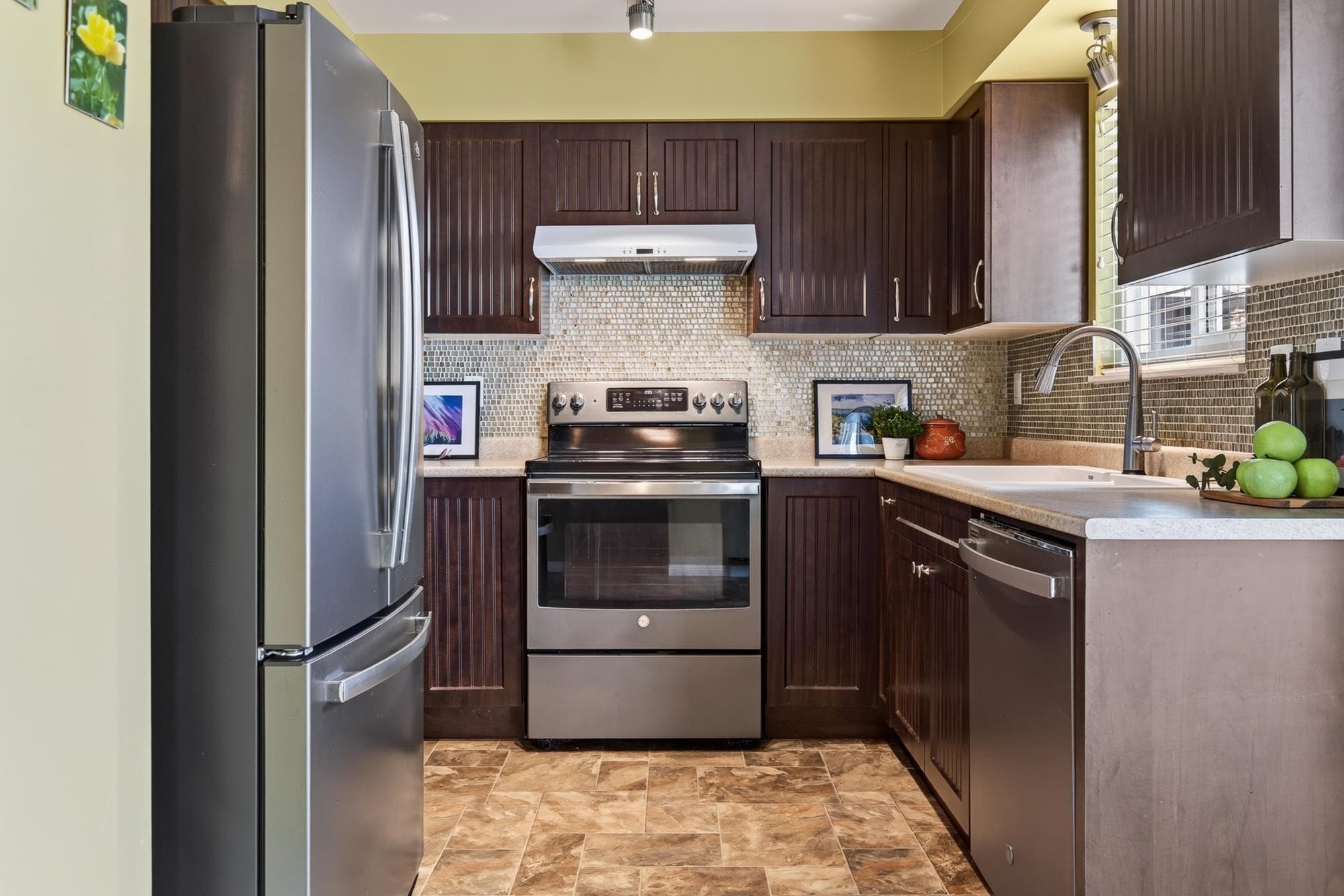 6667 Wiltshire Street, Chilliwack, V2R 1P3 — photo 4