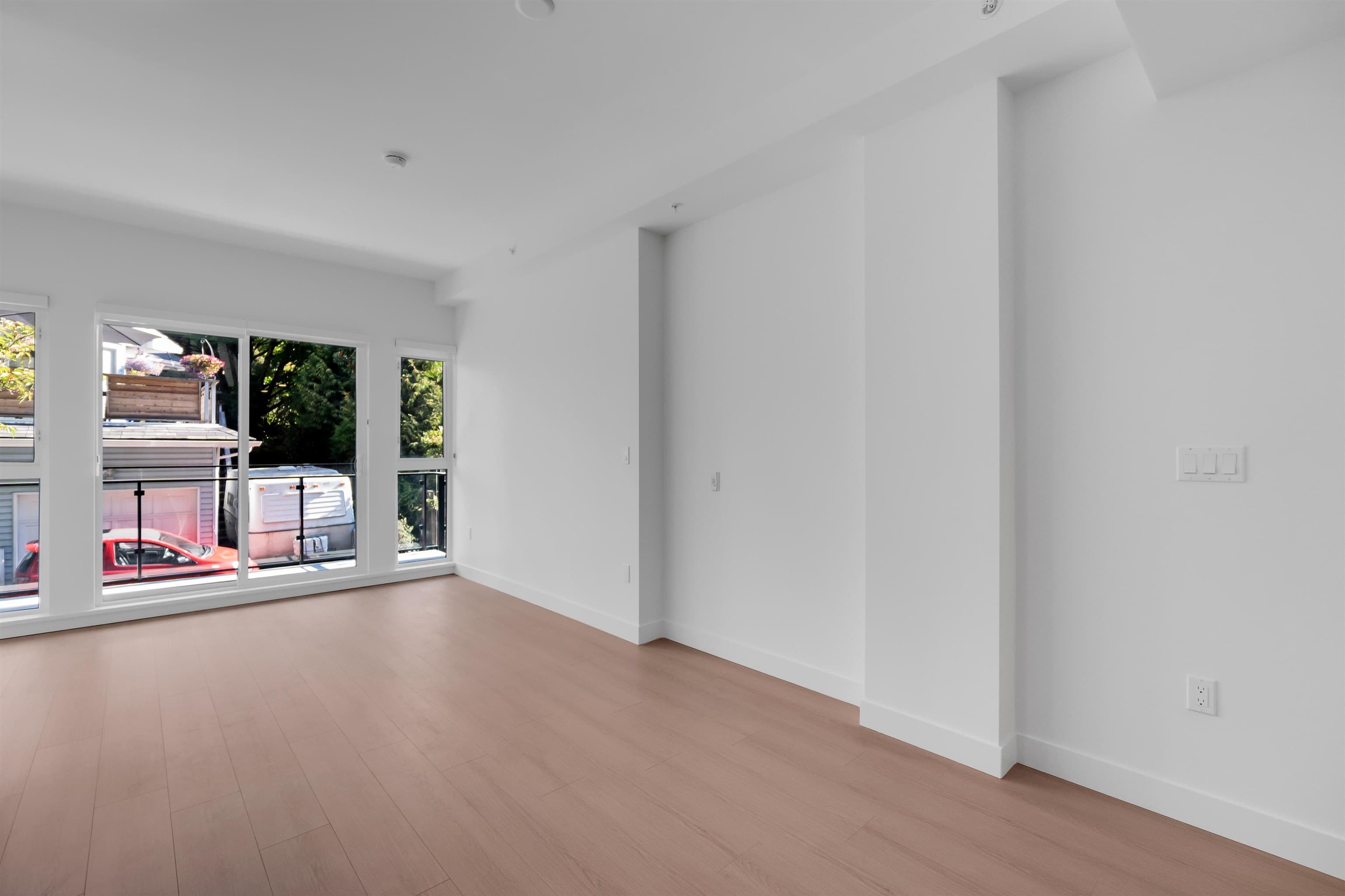 2XX - 422 E 3rd Street, North Vancouver, V7L 0K1 — photo 3