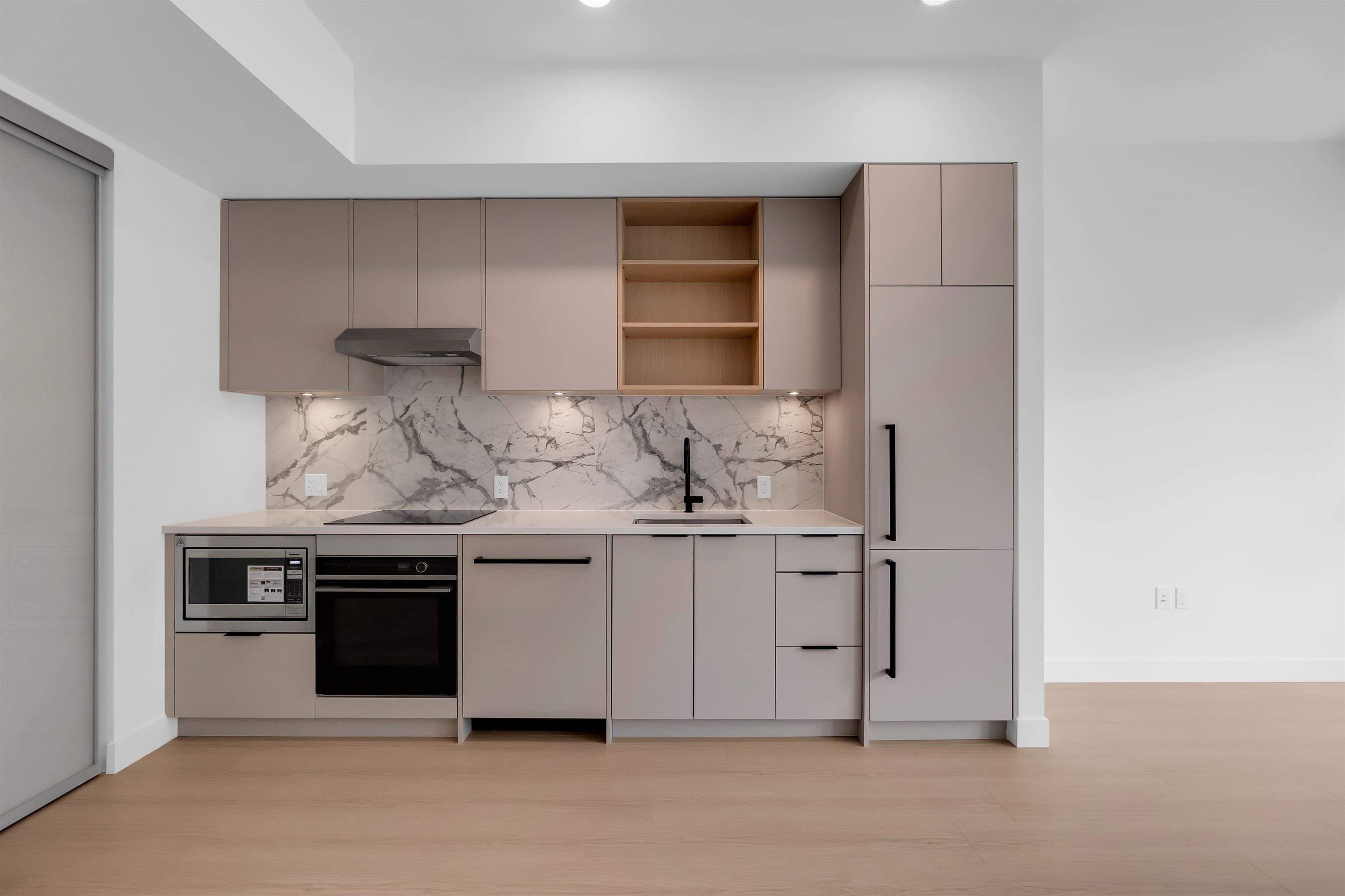 2XX - 422 E 3rd Street, North Vancouver, V7L 0K1 — photo 4