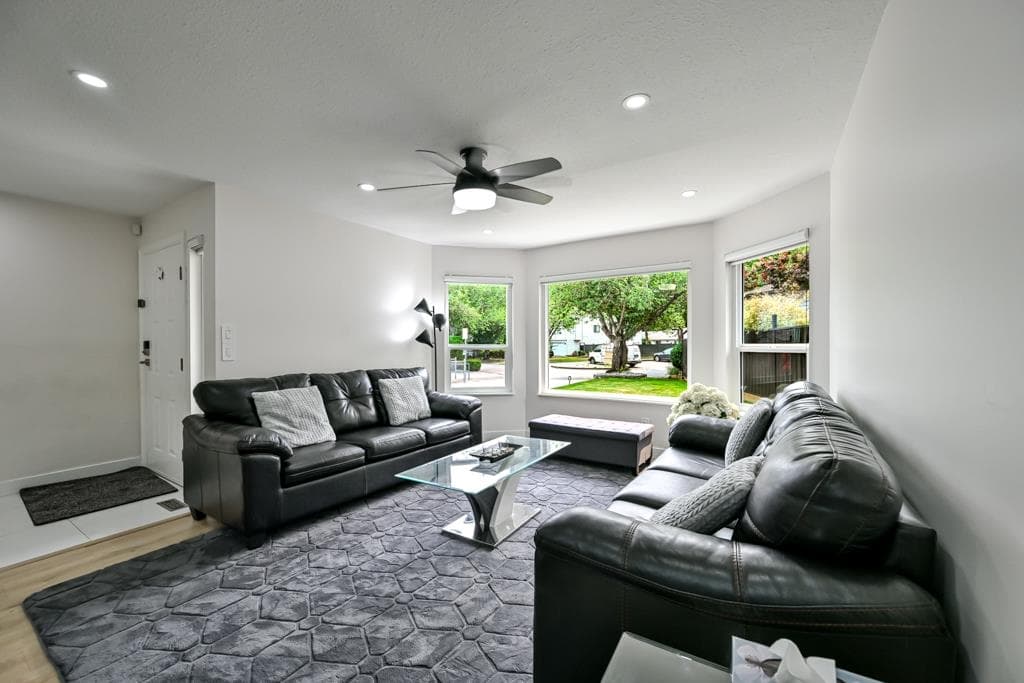 12925 65 Avenue, Surrey, V3W 9H4 — photo 2